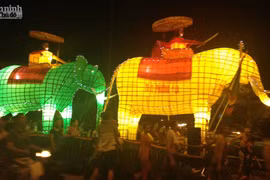 Rực rỡ sắc màu lễ hội Trung thu đường phố Tuyên Quang 2014