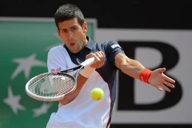 “Vua đất nện” gục ngã, Djokovic đăng quang Rome Masters