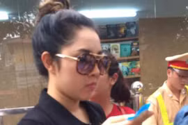 Vội chạy “show” “quên” mũ bảo hiểm, Bảo Trâm Idol bị 141 tuýt còi xử lý