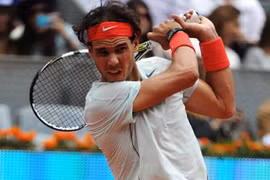 Vua Nadal bất ngờ gục ngã ngay trên sân đất nện Monte Carlo