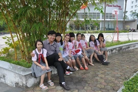 Bài văn cực hay của nữ sinh lớp 6 về "khu vườn xinh đẹp"