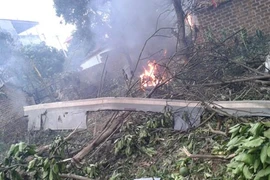 Hình ảnh hiện trường vụ máy bay quân sự Mi-171 rơi khi huấn luyện ở Hoà Lạc