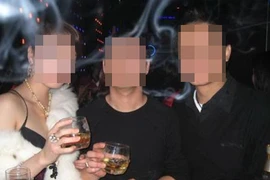 Dị hợm lối ăn chơi và thế giới “khát tình” của quý bà 