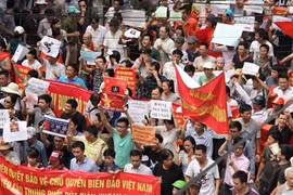 Các Đại biểu quốc hội tranh luận về Luật Biểu tình