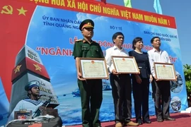 “Ngành y tế cùng ngư dân bám biển”, hướng về biển Đông