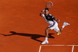 Djokovic ngược dòng xuất sắc, "hẹn gặp" Federer
