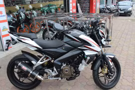 Cận cảnh Bajaj Pulsar 200NS 2014 hàng độc tại Hà Nội