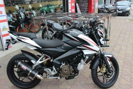 Cận cảnh Bajaj Pulsar 200NS 2014 hàng độc tại Hà Nội