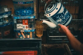 Xa Hà Nội nhớ trà đá vỉa hè…