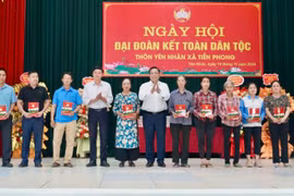 Giám đốc Công an Hà Nội dự “Ngày hội Đại đoàn kết toàn dân tộc” tại huyện Mê Linh