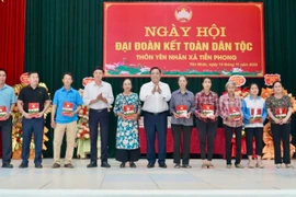 Giám đốc Công an Hà Nội dự “Ngày hội Đại đoàn kết toàn dân tộc” tại huyện Mê Linh