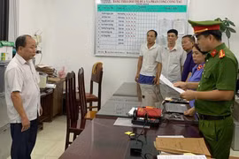 Bắt Giám đốc Văn phòng đăng ký đất đai huyện Lạc Sơn