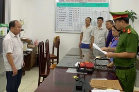 Bắt Giám đốc Văn phòng đăng ký đất đai huyện Lạc Sơn