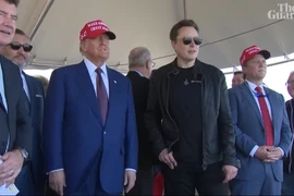 Ông Donald Trump cùng tỷ phú Elon Musk đến Texas theo dõi vụ phóng Starship 