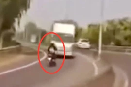 Đi ngược chiều, nam thanh niên điều khiển xe máy 'trả giá đắt'