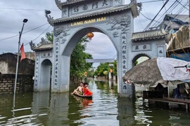 Bao giờ Chương Mỹ hết cảnh ngập sâu sau mưa lũ?