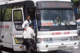 Xe nhiều khách ít, nhà xe “choảng nhau“