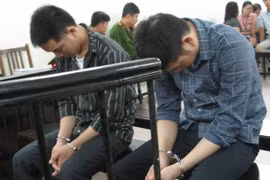 Bị từ chối rượu, gọi em họ đến đánh người chết ngay tại tiệc tân gia