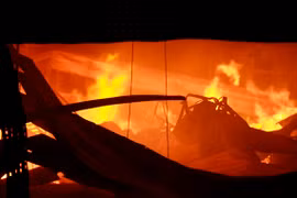 Cùng lúc cháy ngút trời ở KCN Quang Minh và khu Nam Trung Yên, gần Keangnam