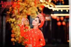 Ngắm vẻ đẹp hút hồn của thôn nữ trong MV "Vợ người ta"