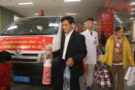 Những chuyến xe nghĩa tình đưa bệnh nhân nghèo về quê ăn Tết