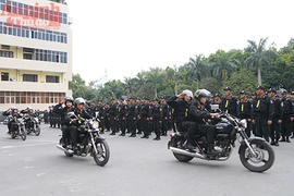 Những hình ảnh Cảnh sát cơ động và 141 xuất quân bảo vệ ANTT đêm Giao thừa