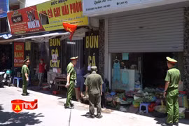 Xử lý vi phạm trật tự đô thị tại các "điểm nóng" trên địa bàn phường Thanh Xuân Trung