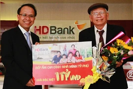 Khai xuân Đinh Dậu - Rước lộc vàng ký