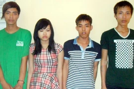 Sập bẫy lưu manh, bị đánh tơi tả, cướp sạch tiền vì cứu gái "kẹt nét"