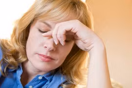 Người đàn ông làm tôi khóc suốt 10 năm quay lại gạ tình