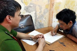 Chém vợ giữa chợ Long Biên