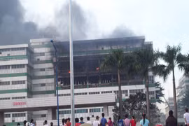 Cháy lớn tại công ty giày Pou Yuen Việt Nam