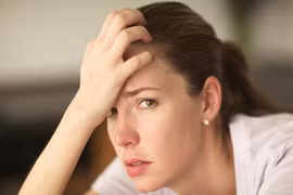 3 mẹ con hợp lực đánh ghen, lột trần tình địch của con dâu giữa chợ