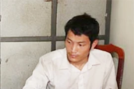 Y sĩ giết người yêu mò đến hiện trường thắp hương xin tha thứ