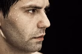 Tôi đã khiến em phải nhảy cầu tự vẫn