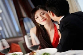 Siêu mẫu cặp 5 đại gia, sống đời xa hoa