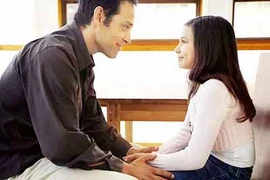 Con xin lỗi nhưng mẹ hãy buông tha cho cha dượng