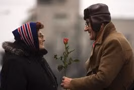 Bối rối và cảm động những tình yêu ở tuổi "gần đất xa trời"