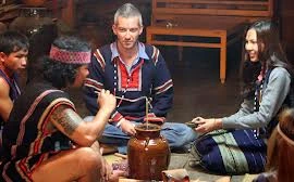 Truyền hình thực tế ở Việt Nam, còn khuya mới công bằng!