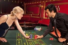 Kiếp đỏ đen và phận đàn bà hư hỏng