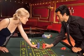 Kiếp đỏ đen và phận đàn bà hư hỏng