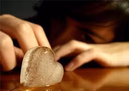 Cái nắm tay định mệnh của chị tôi