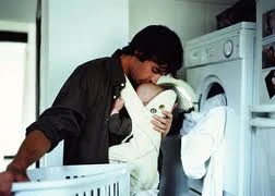 "Vợ" chạy theo tình cũ, chàng trai rơi cảnh "gà trống mù nuôi con"