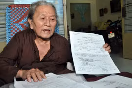 Thua bạc, sợ giang hồ giết, bán nhà cha mẹ