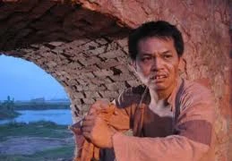 Những gương mặt chấp nhận "xấu" để vai diễn "đẹp"