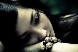 Kiều nữ "vỡ vụn" trái tim khi phát hiện bố đồng tính