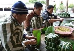 Nỗi buồn của những người Tết không có ai chờ đợi