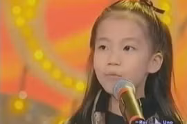 Ấn tượng cô bé Việt hát bài "Chú ếch con" trên truyền hình Italia