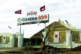 Thiếu nữ bị lừa thế thân cho sòng bạc 