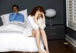 Chồng hoảng hốt vì cứ "yêu" xong, vợ lại khóc nức nở